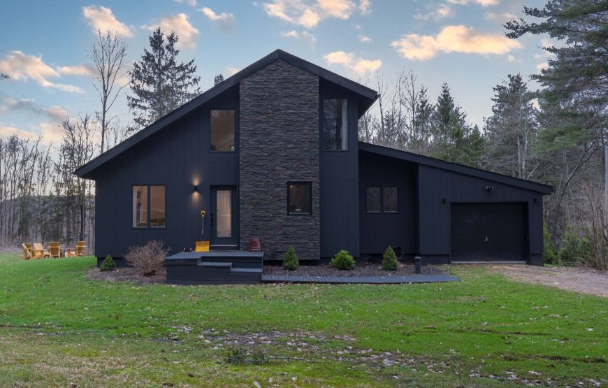 Mid-Century Modern Cottage in the Catskills